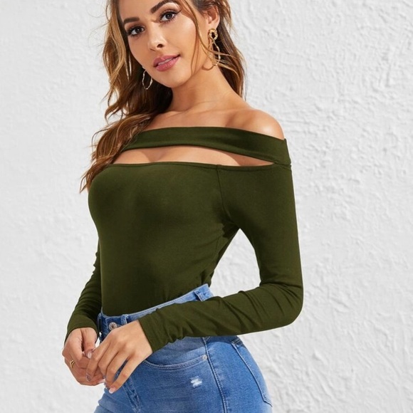 👋 Off Shoulder Cutout Front Tee - Picture 4 of 5